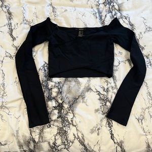 Black long sleeve crop top